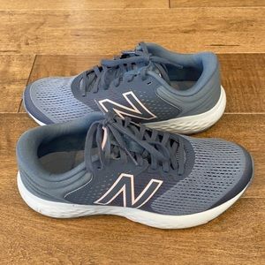 New Balance 520 shoes with Comfort Insert